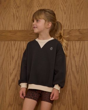 Rylan Sweatshirt || Black