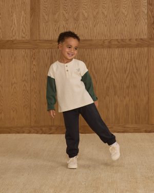 Relaxed Long Sleeve Henley || Chase Your Dreams